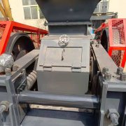 對輥式破碎機(jī)與圓錐破碎機(jī)的區(qū)別